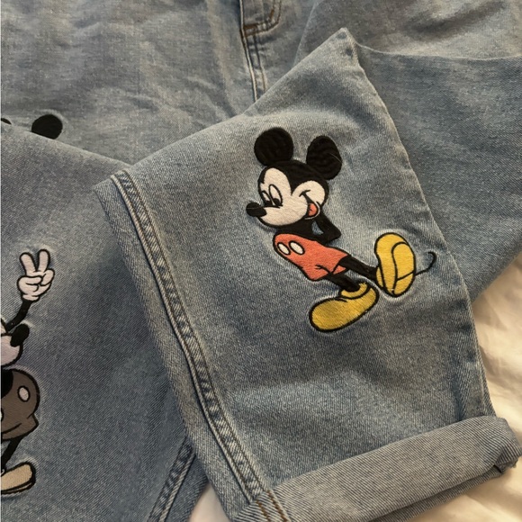 Disney Mickey Mouse Jeans HOT TOPIC - Picture 3 of 6
